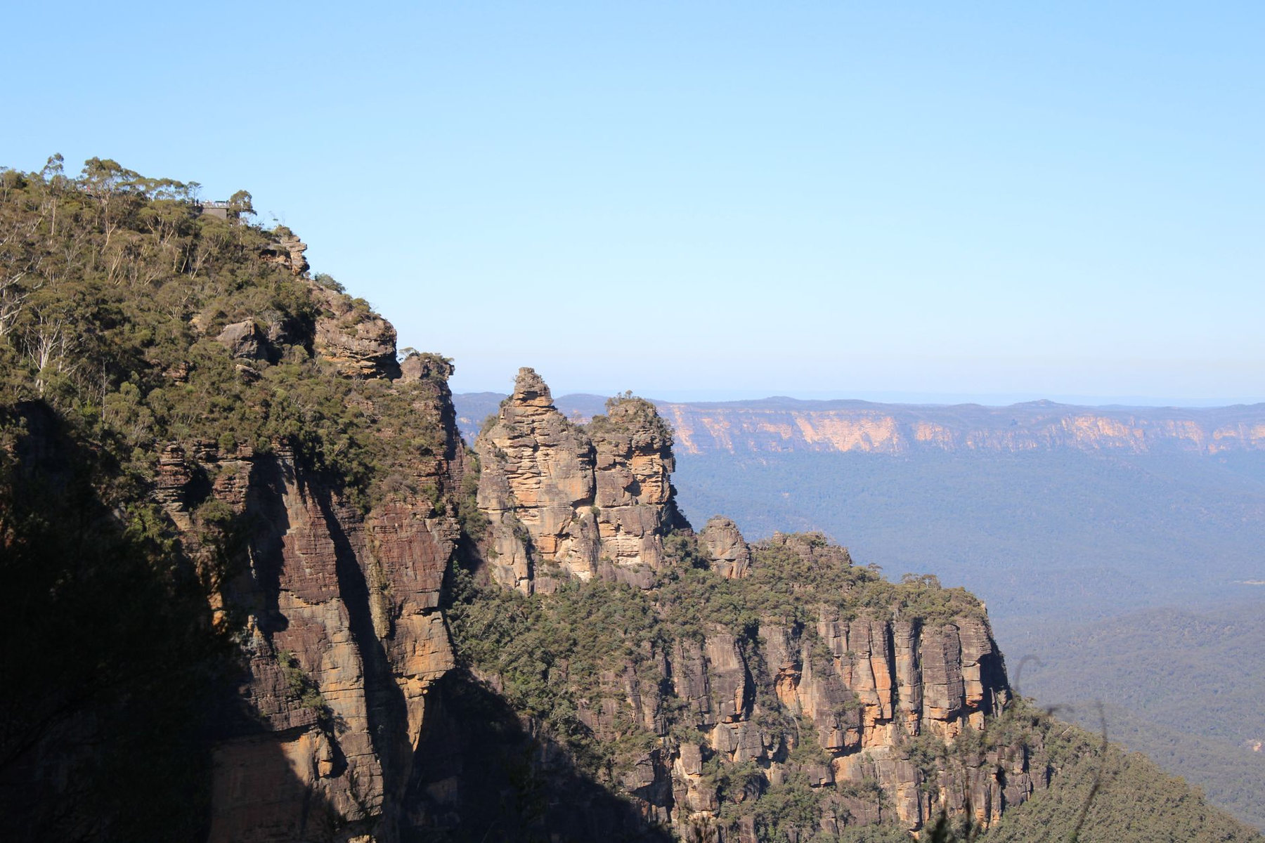 Sandstone cliffs in the Blue Mountains