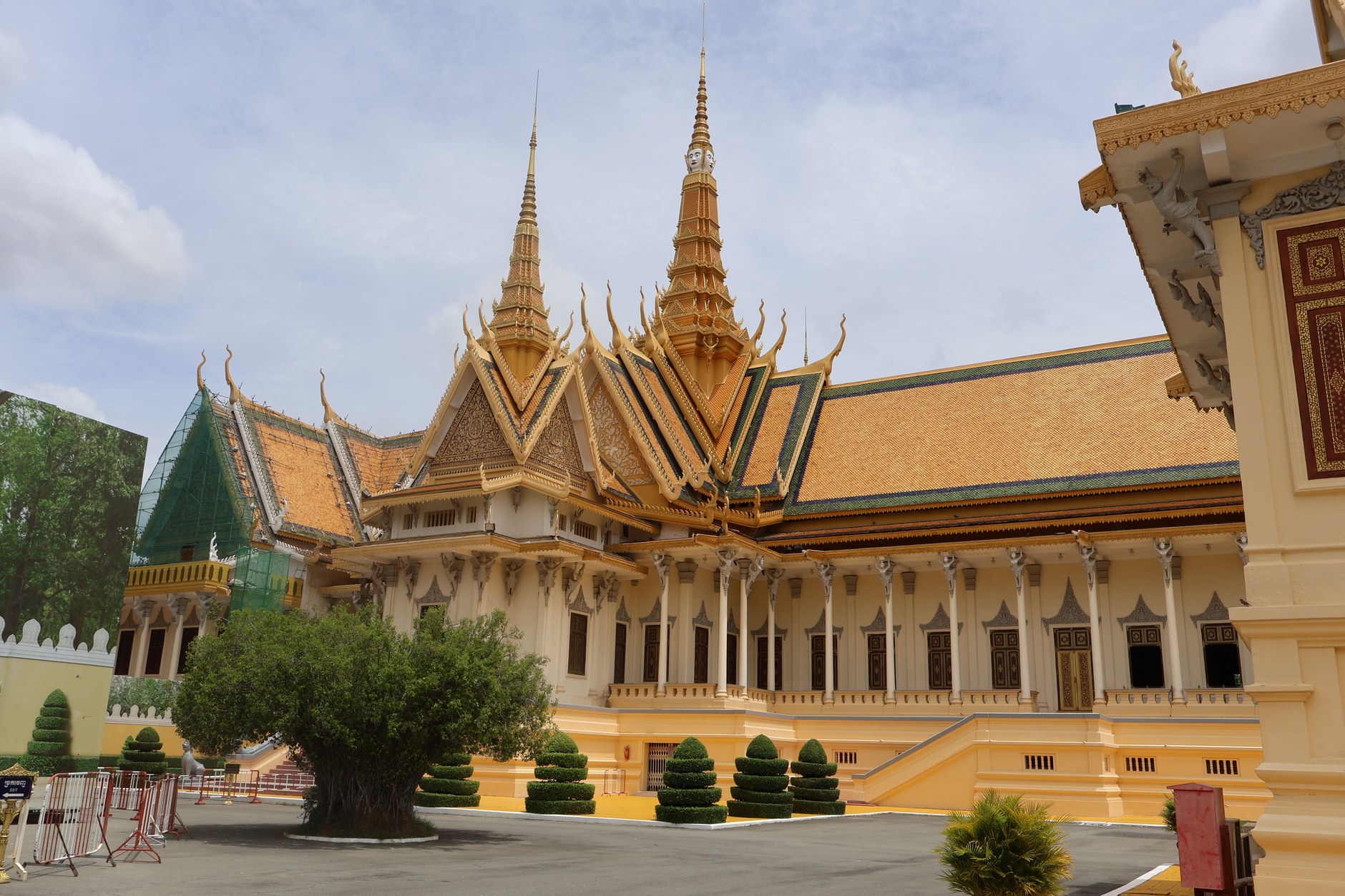 Terracotta pavilion and courtyard garden of the National Museum of Cambodia in Phnom Penh