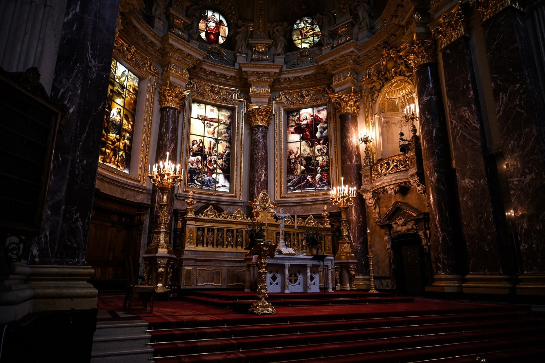Dazzling gold leaf baroque altars and intricate carved wooden ceilings inside Iglesia de la Compania de Jesus in Quito
