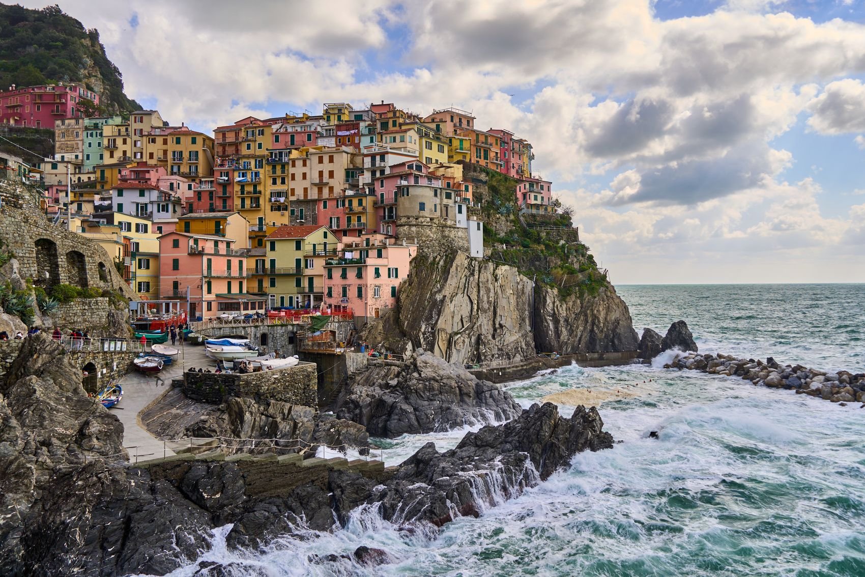 Colorful houses of Manarola on the Cinque Terre coast