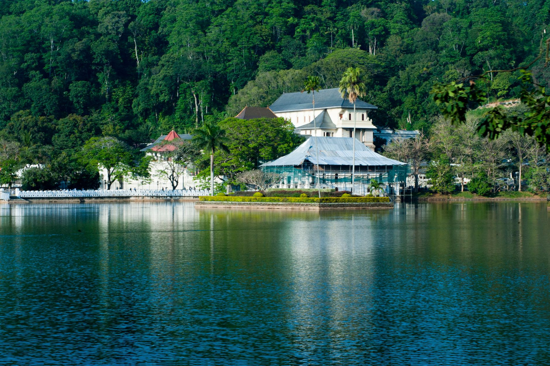 Tranquil lake and hills in Kandy