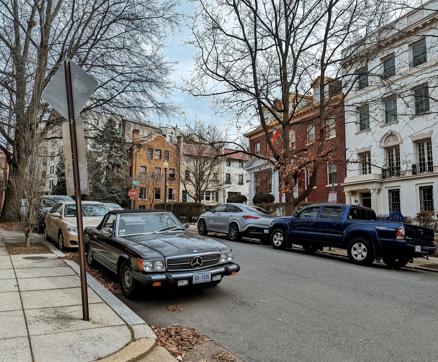 Historic brick townhouses and cobblestone streets in Georgetown, Washington, D.C.