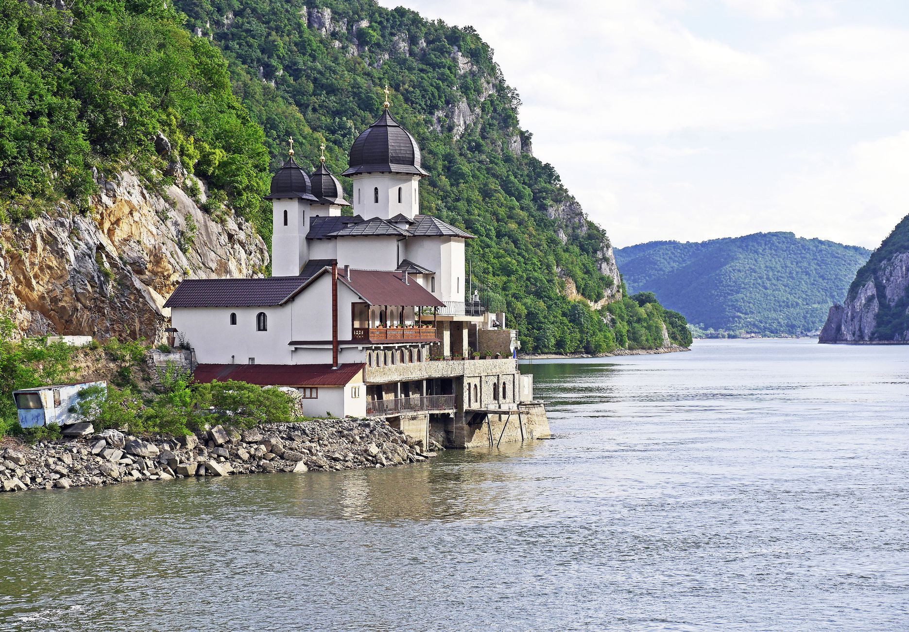 Underground Wine Cellars and Monasteries: A 5-Day Chișinău & Countryside Itinerary