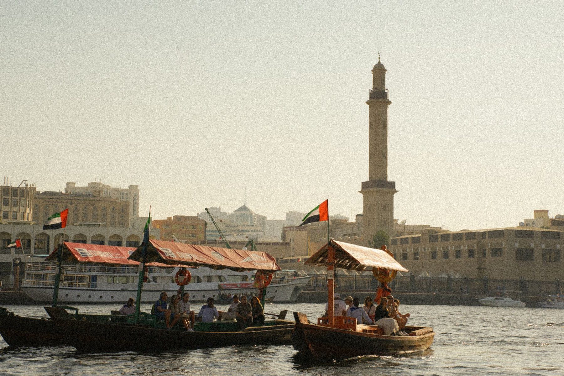 Dubai & Abu Dhabi: The Street-Smart Modern & Cultural Travel Guide