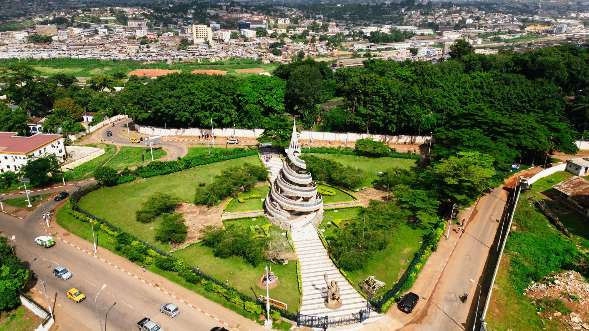 Cameroon Travel Guide: Yaoundé, Douala, Coastal Kribi & Primates
