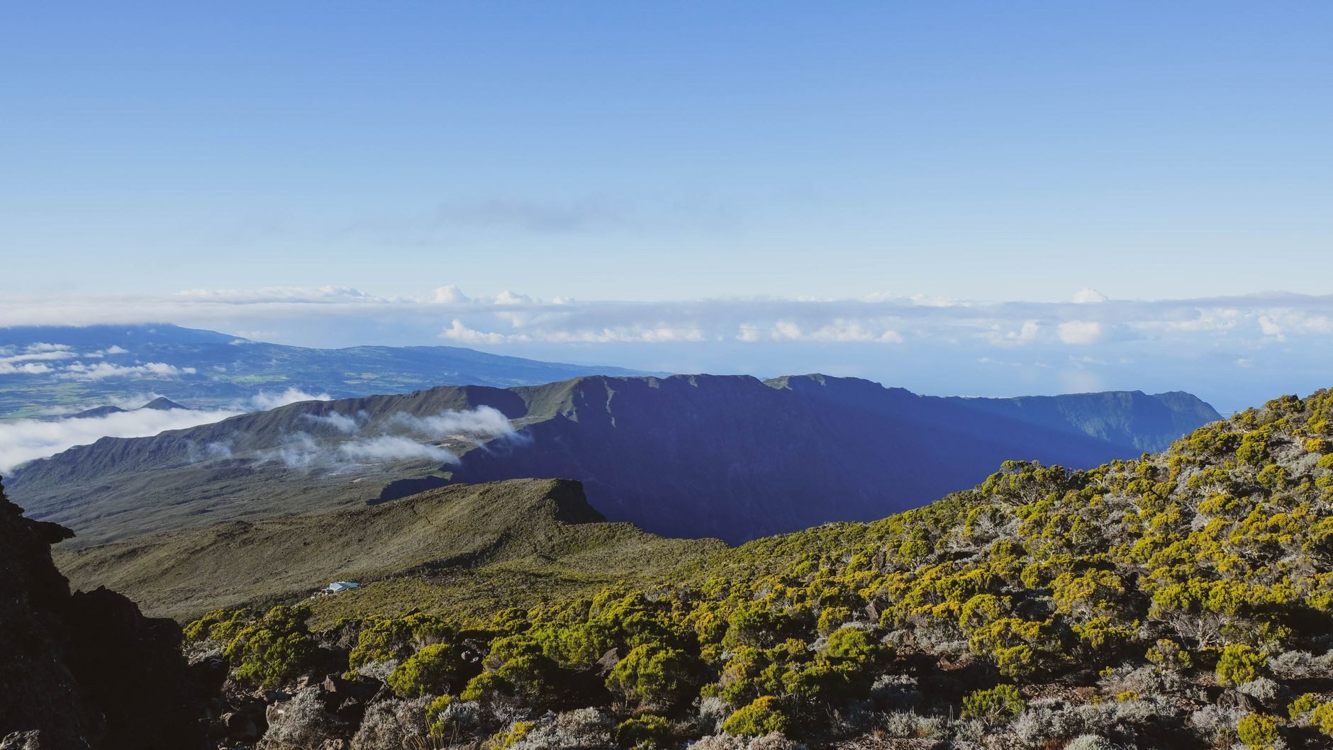 Cirques, Volcanoes, and Coastal Basalt: An 8-Day Réunion Road-Trip and Hiking Guide
