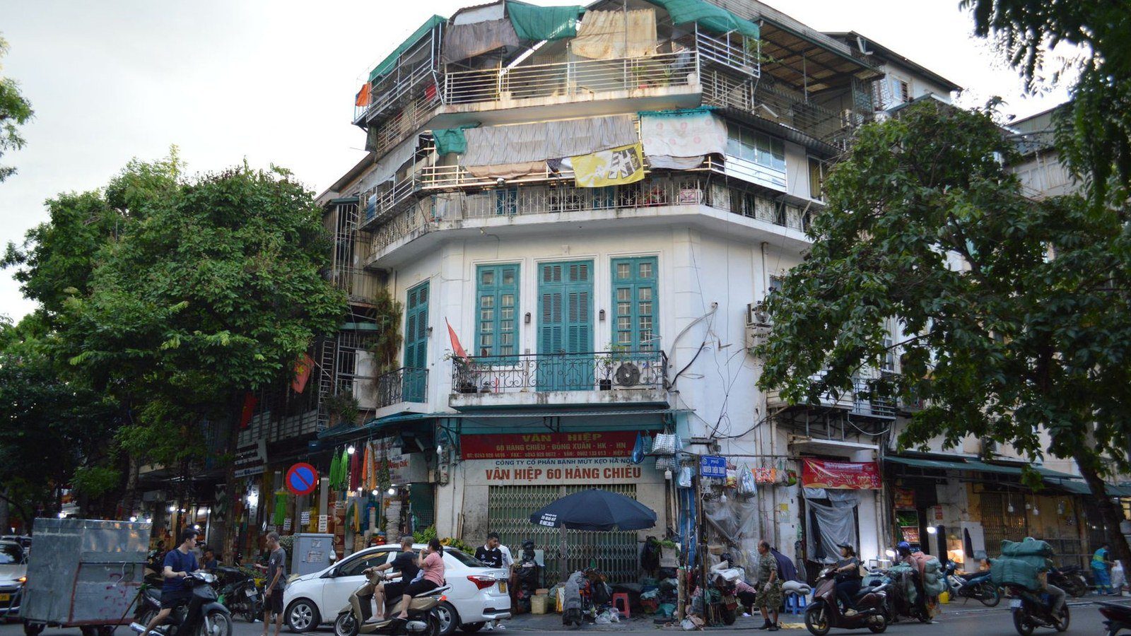 A street corner in Hanoi's Old Quarter