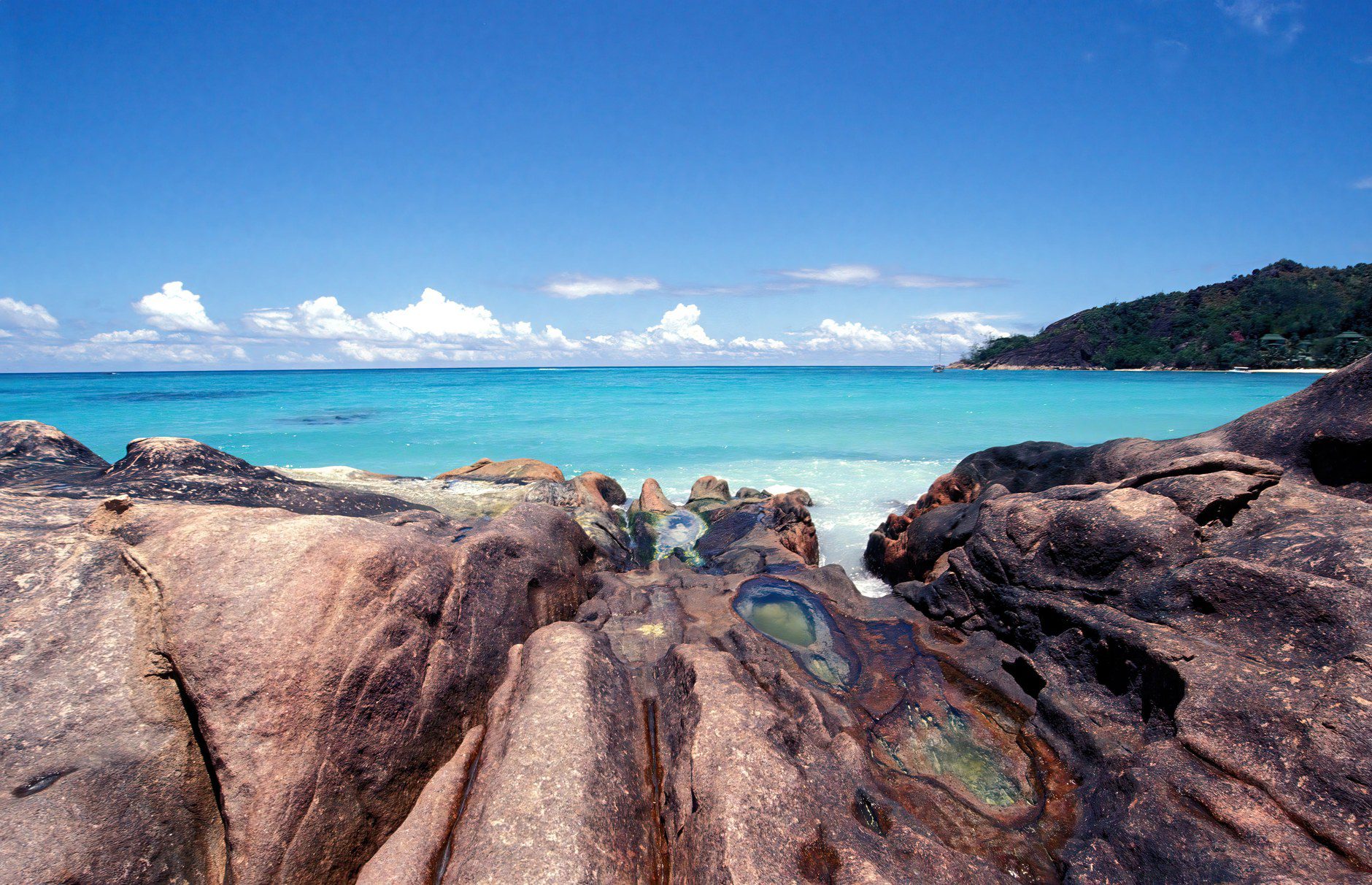 Seychelles Travel Guide: Mahé, Praslin & La Digue Island Logistics