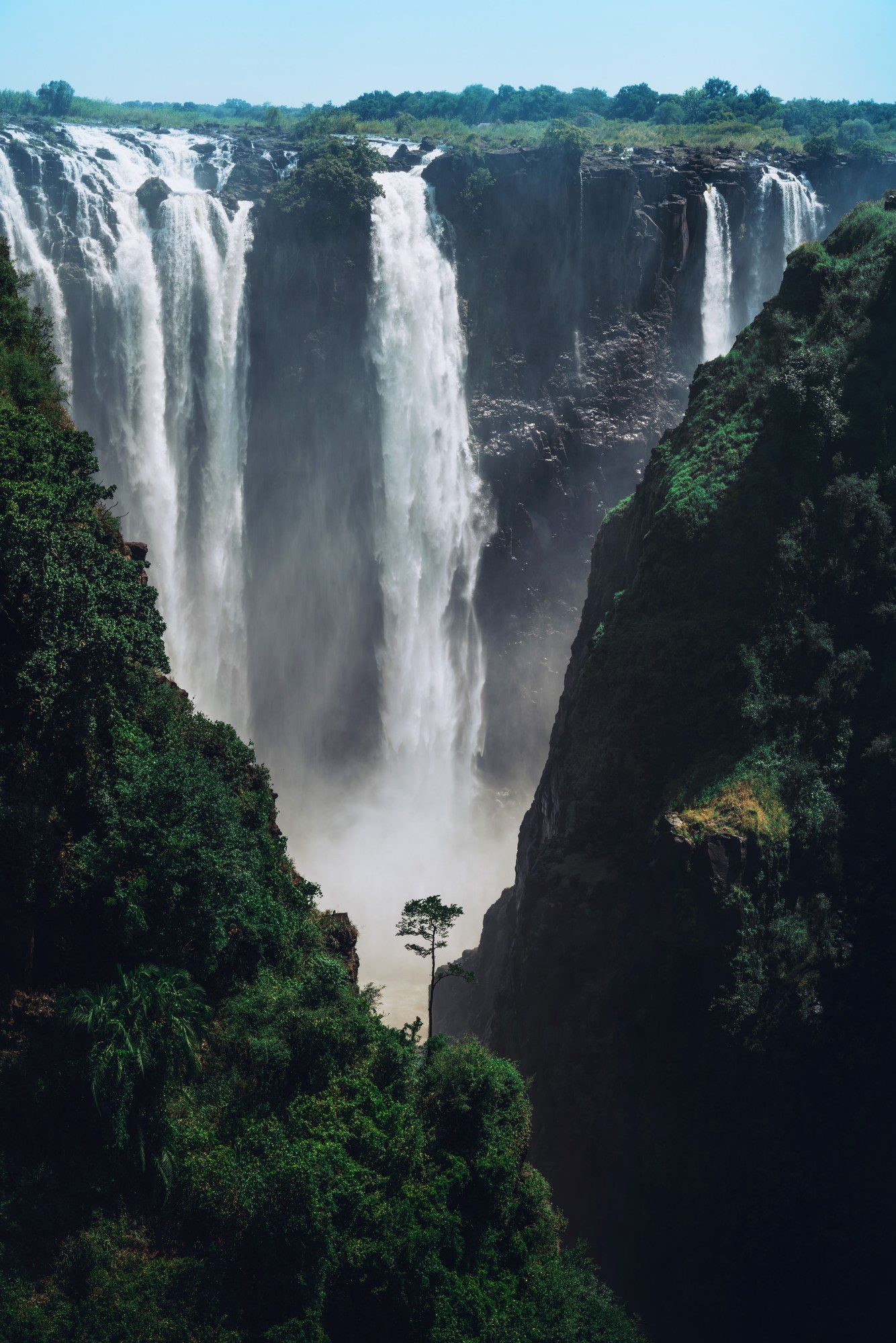 Zimbabwe Travel Guide: Victoria Falls, Hwange & Zambezi Safari Routes